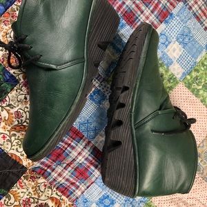 Beabelicious Fly London Green Booties!